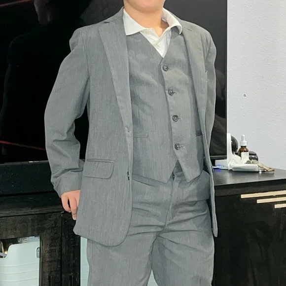 elegant suit for boys